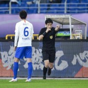 K1体育官方网站- 德甲VAR争议再起，裁判组判罚引发多方质疑  