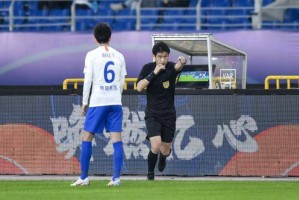 K1体育官方网站- 德甲VAR争议再起，裁判组判罚引发多方质疑  