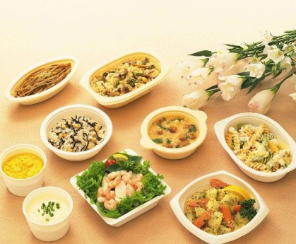  第戎餐饮区引入本地特色，打造独特球场美食文化  
